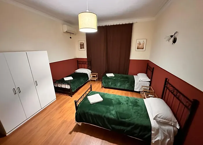 Hostel Pardis *